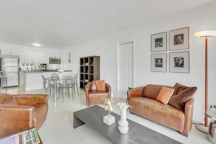 290 Sunrise # 206, Key Biscayne FL 33149