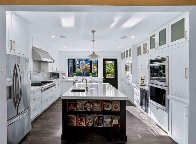 1680 Onaway Dr, Coconut Grove FL 33133