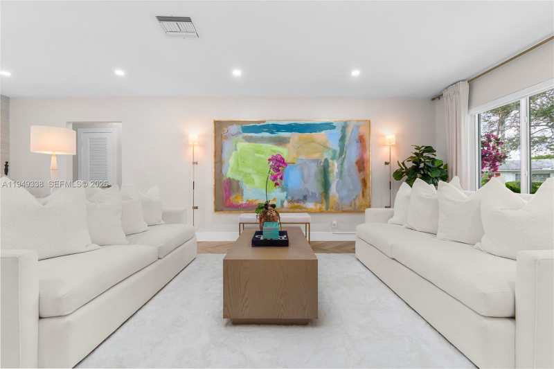 1581 NW 85th Ter, Plantation FL 33322