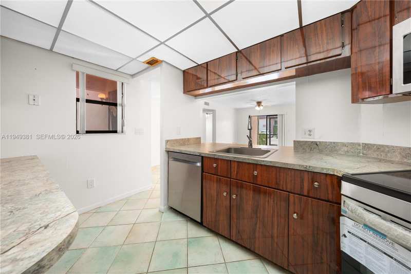 20905 NE 8th Ct # 36, Miami FL 33179