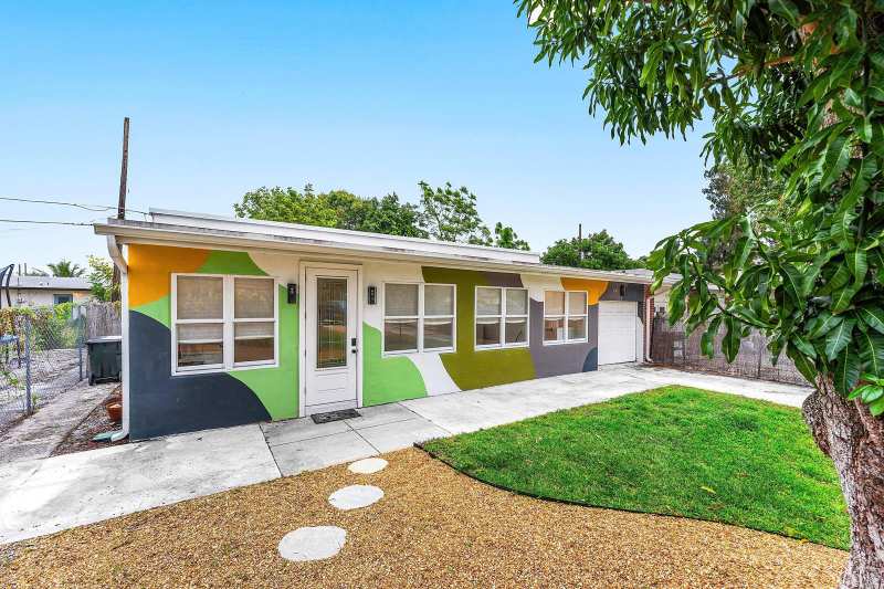 709 SW 9th Court, Delray Beach FL 33444