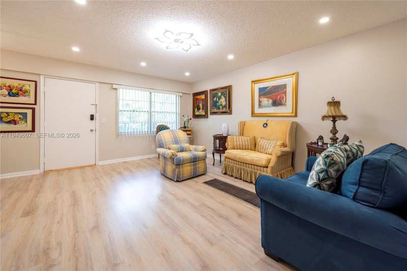 13250 SW 7th Ct # 412L, Pembroke Pines FL 33027