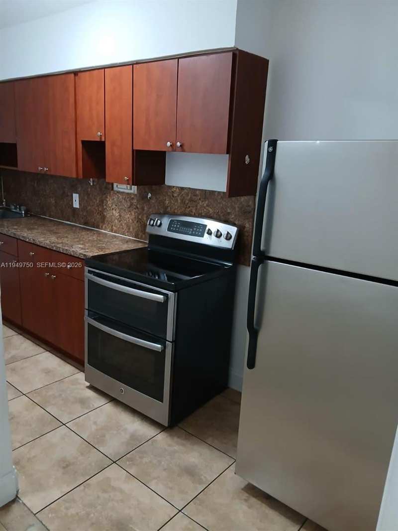 505 NE 82nd St # 9, Miami FL 33138