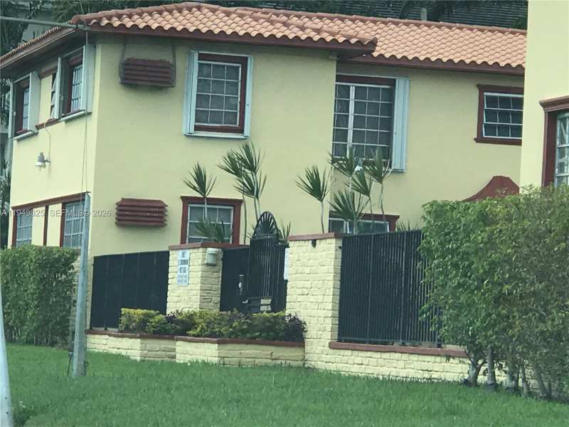 661 SW 11th St # 22W, Miami FL 33129