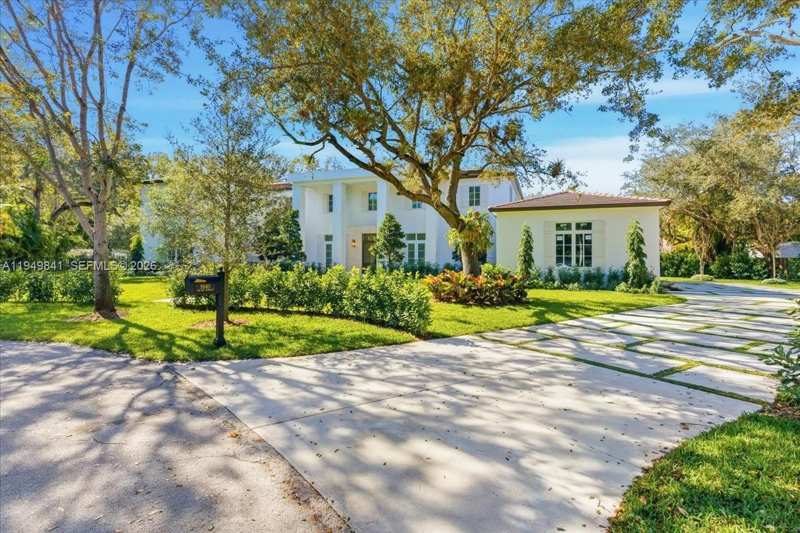5940 SW 100th Ter, Pinecrest FL 33156