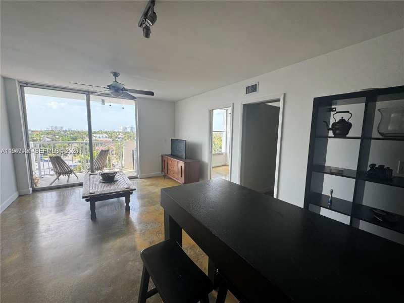 2000 NE 135th St # 606, North Miami FL 33181