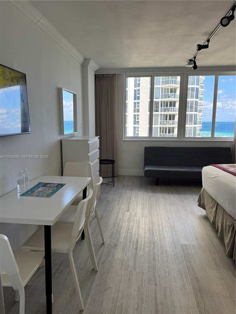 19201 Collins Ave # 1018, Sunny Isles Beach FL 33160