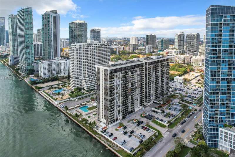 600 NE 36th St # 703, Miami FL 33137