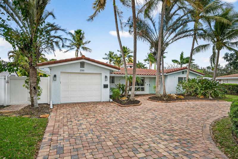 2081 NE 25th Street, Lighthouse Point FL 33064