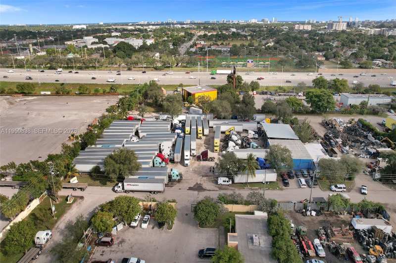 850 NW 12th Ter, Pompano Beach FL 33069