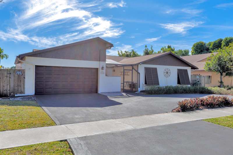 3880 NW 2nd Court, Deerfield Beach FL 33442
