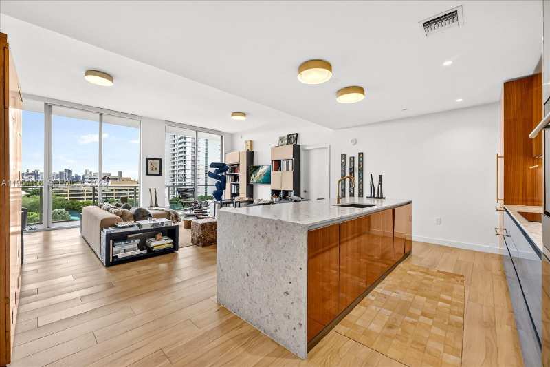 2678 Tigertail Ave # 604, Miami FL 33133