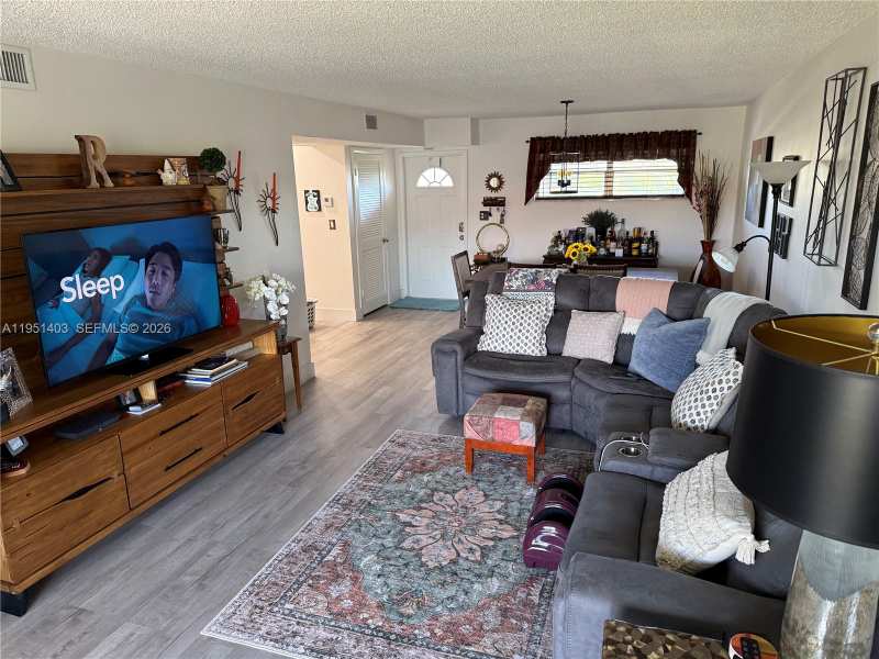 8911 S Hollybrook Blvd # 305, Pembroke Pines FL 33025