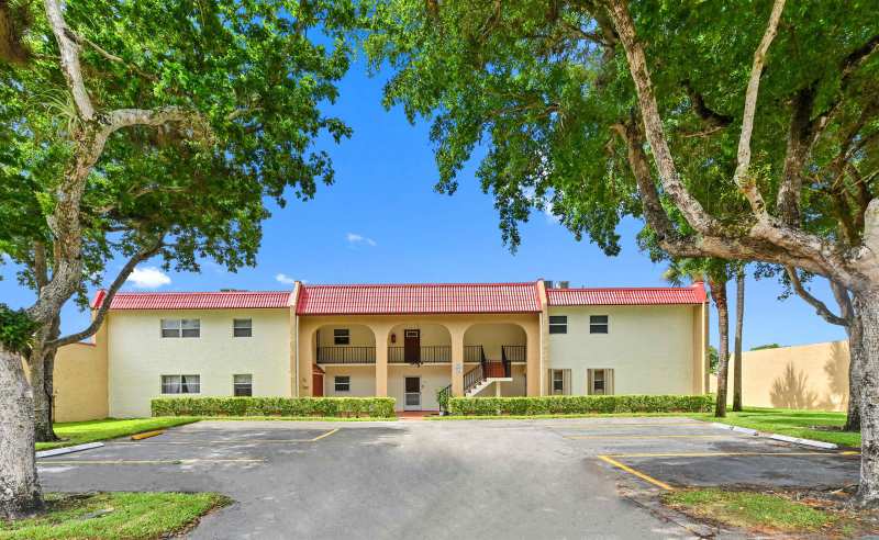198 Lake Frances Drive, West Palm Beach FL 33411