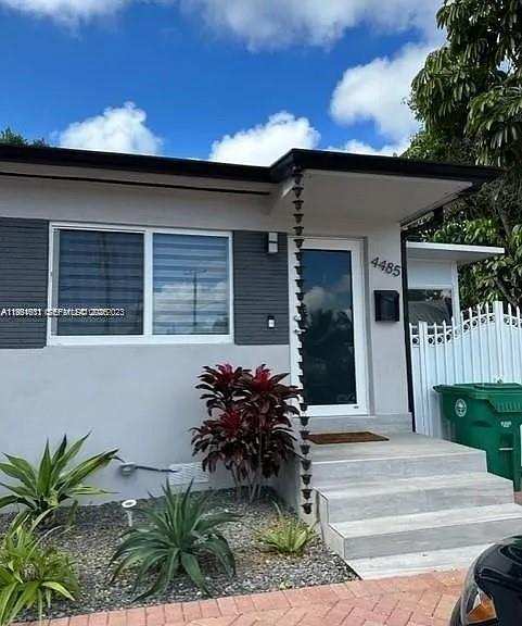4485 SW 7th St, Miami FL 33134