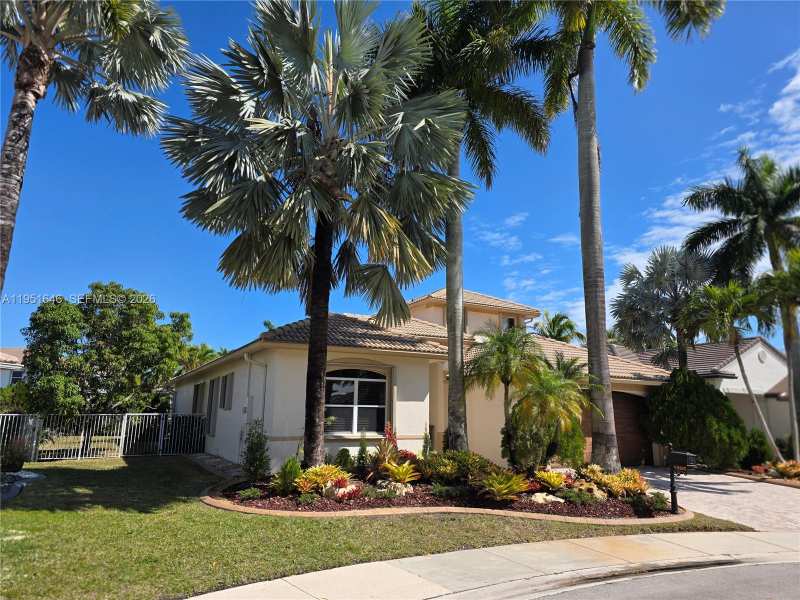 1905 Harbor View Cir, Weston FL 33327
