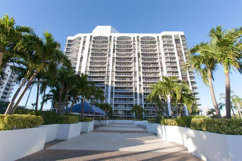3640 Yacht Club Dr # 708, Aventura FL 33180