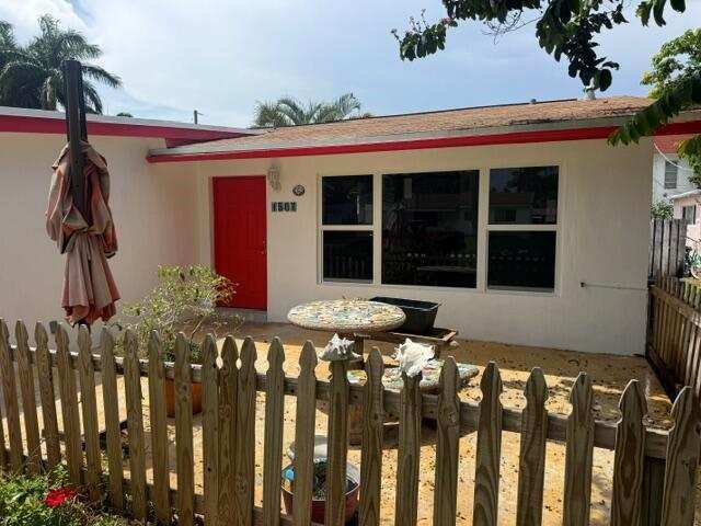 1507 Hayes Street, Hollywood FL 33020