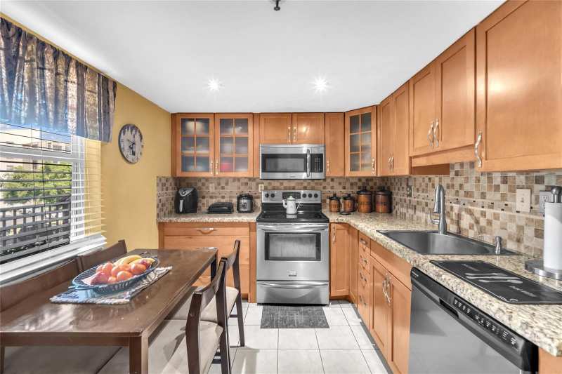 3910 Inverrary Boulevard # B, Lauderhill FL 33319