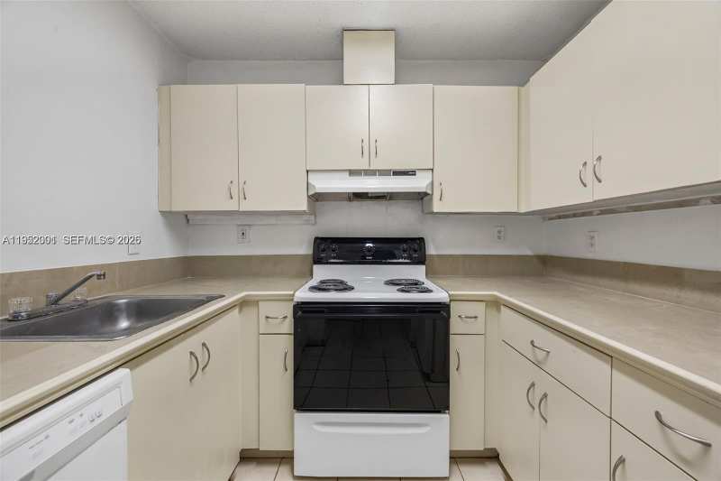 8421 SW 209th St # 8421, Cutler Bay FL 33189