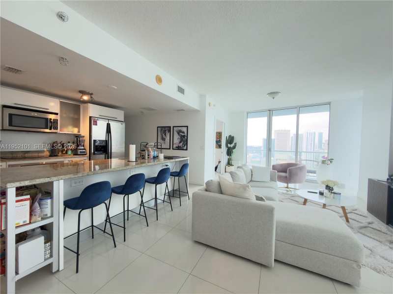185 SW 7th St # 2711, Miami FL 33130