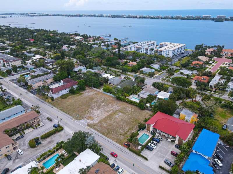 1600 S Federal Highway, FL 33460
