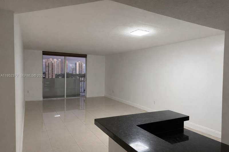 2750 NE 183rd St # 1201, Aventura FL 33160