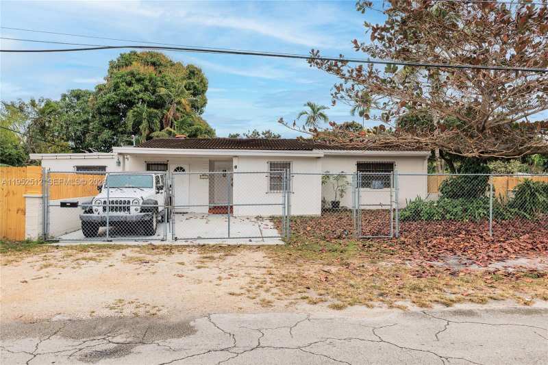 14601 NW 10th Ave, Miami FL 33168