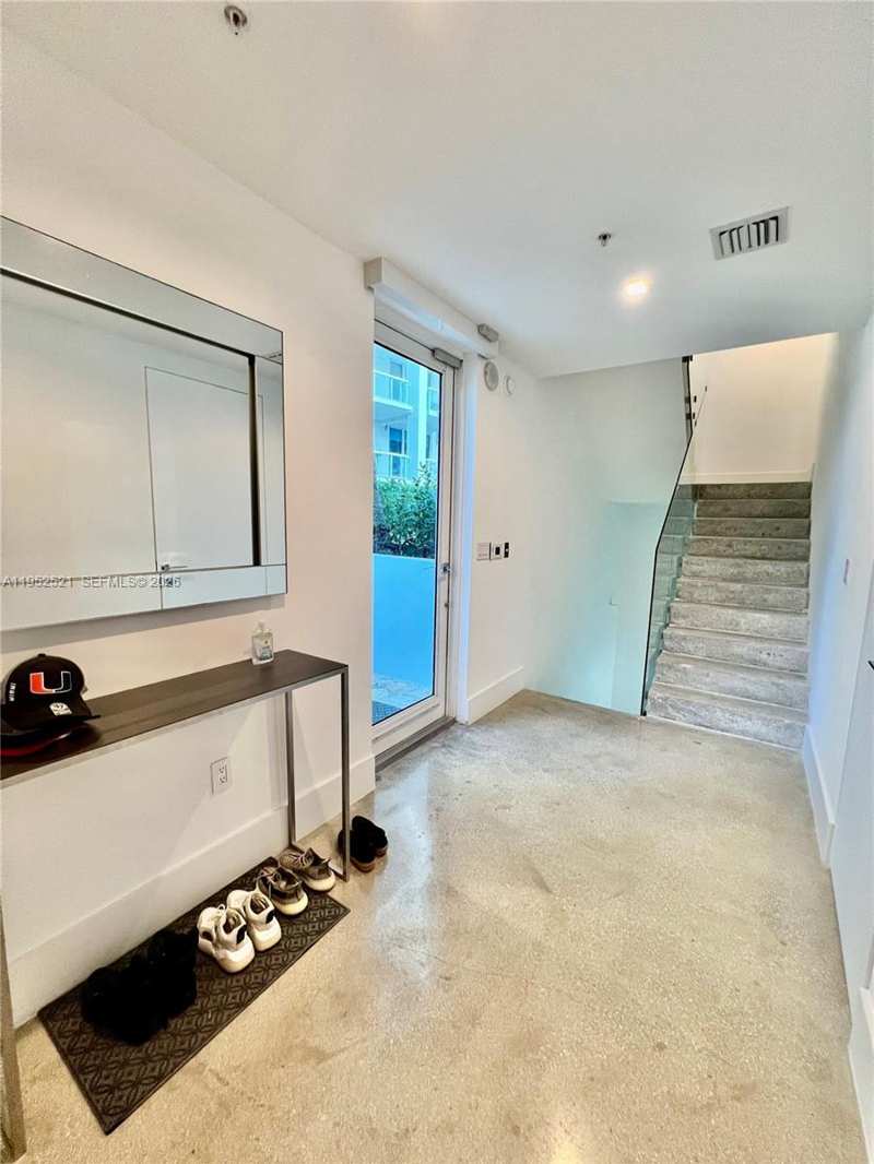 50 S Pointe Dr, Miami Beach FL 33139