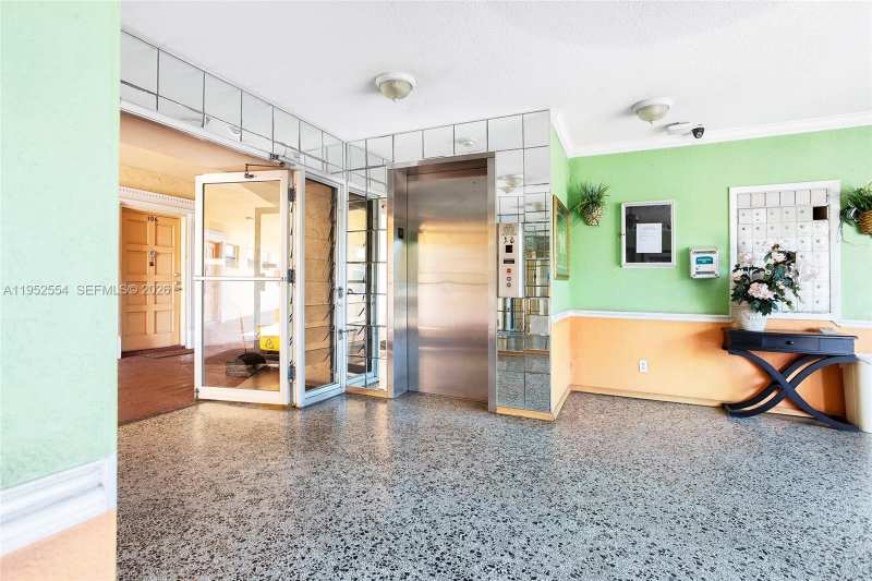 4151 NW 41st St # 301, Lauderdale Lakes FL 33319