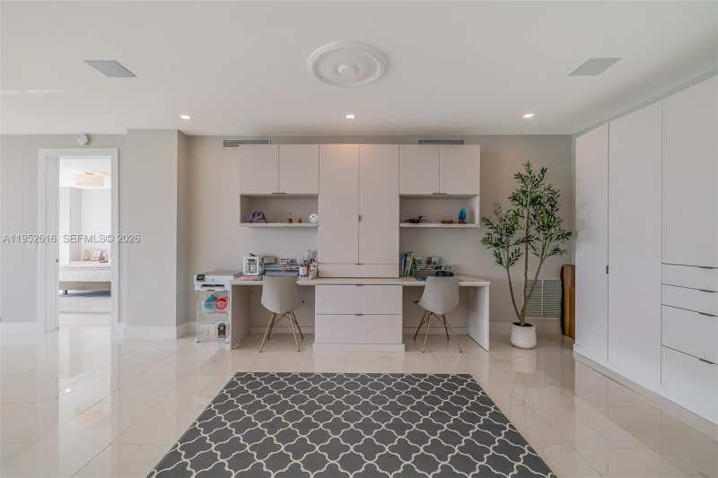 3400 SW 27th Ave # 802, Miami FL 33133