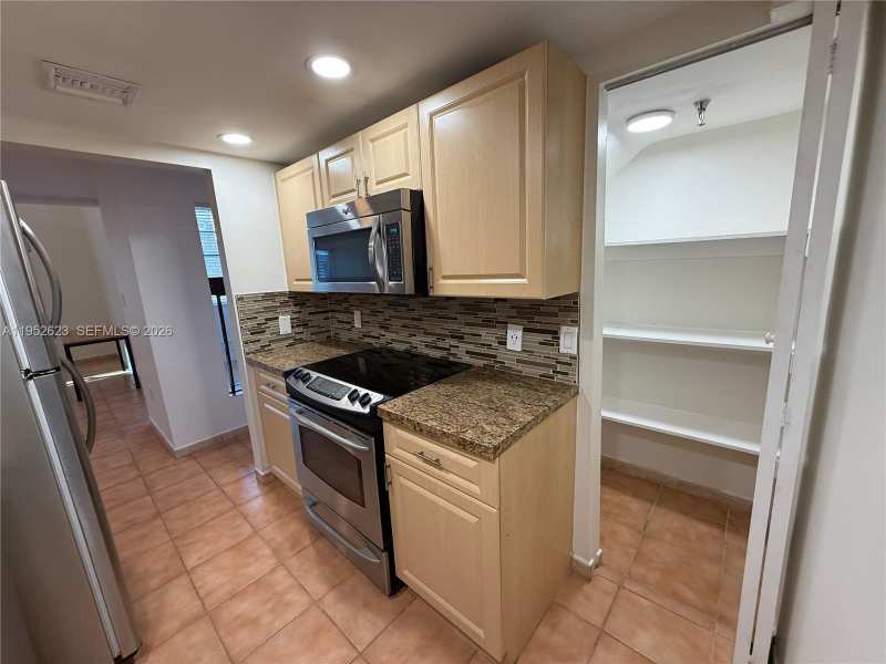 10641 SW 108th Ave # 3I, Miami FL 33176