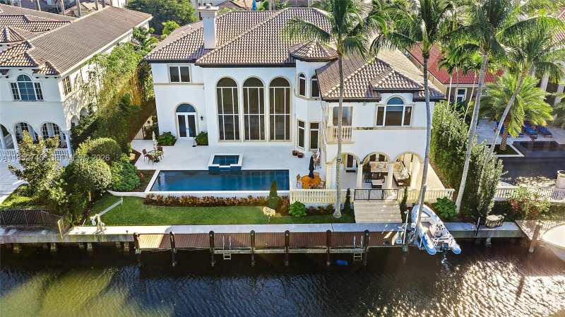 849 Harbour Isle Pl, North Palm Beach FL 33410