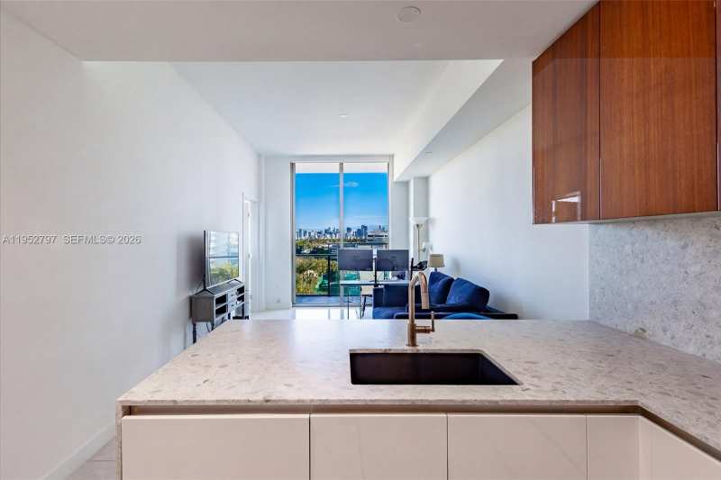 2678 Tigertail Ave # 612, Miami FL 33133