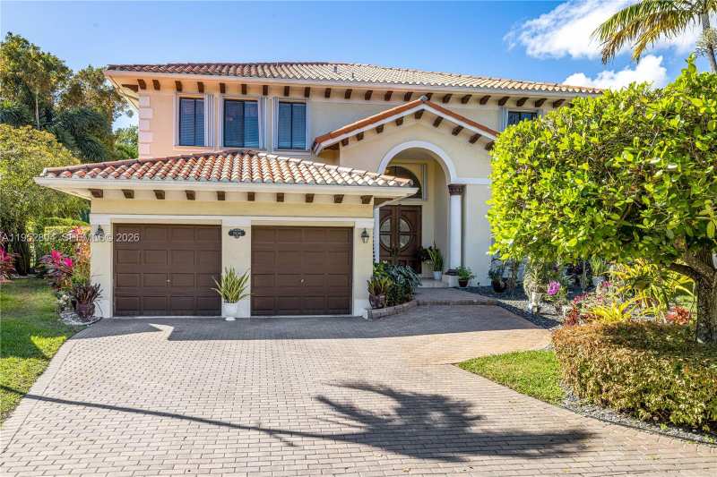 19086 SW 76th Ave, Cutler Bay FL 33157