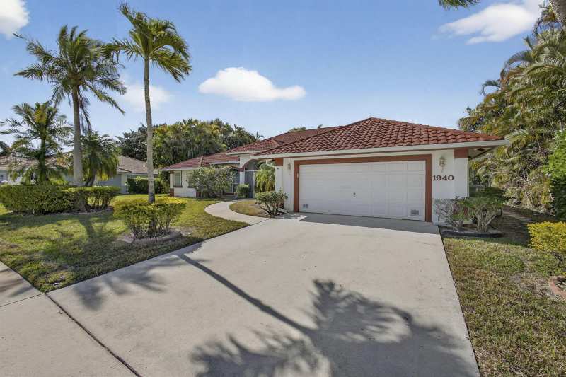 1940 S Club Drive, Wellington FL 33414