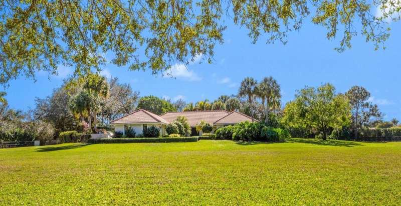 15262 Natures Point Lane, Wellington FL 33414