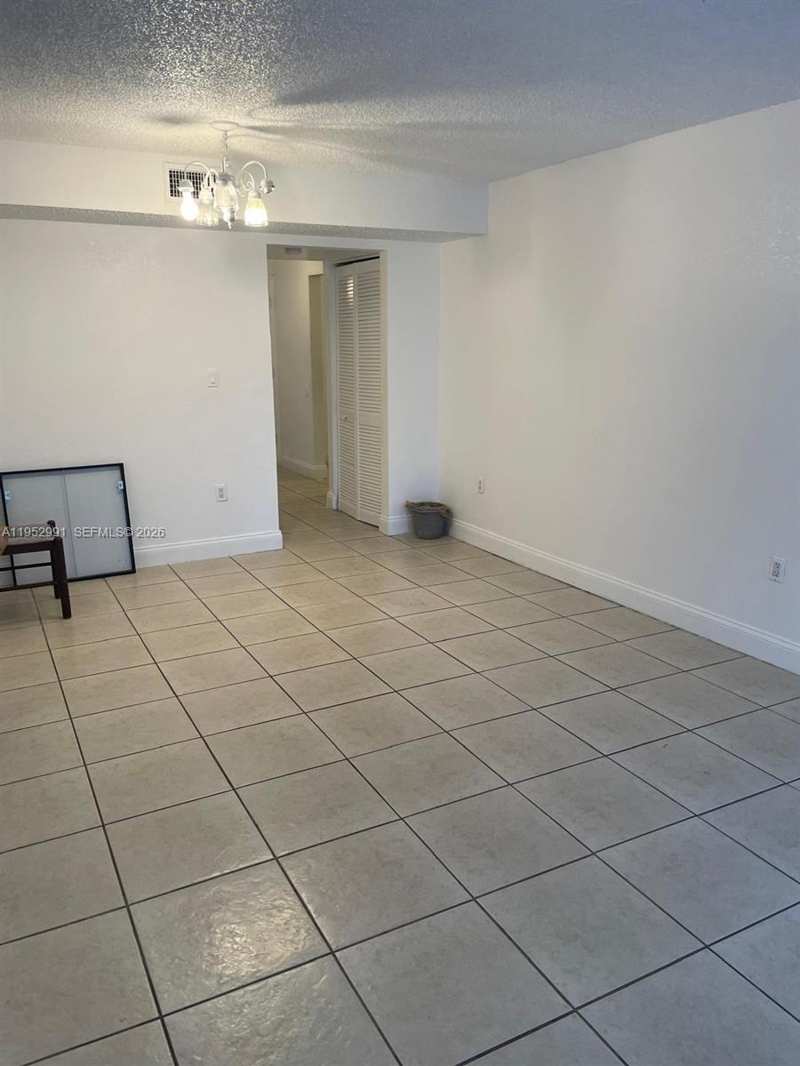 4215 N University Dr # 104, Sunrise FL 33351