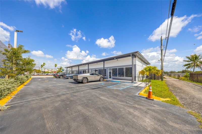 4030 Pembroke Rd, Hollywood FL 33021