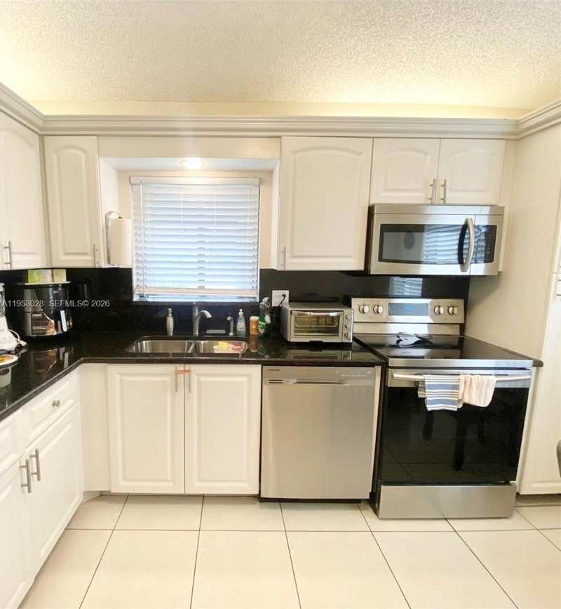 8089 Sweetbriar Way, Boca Raton FL 33496