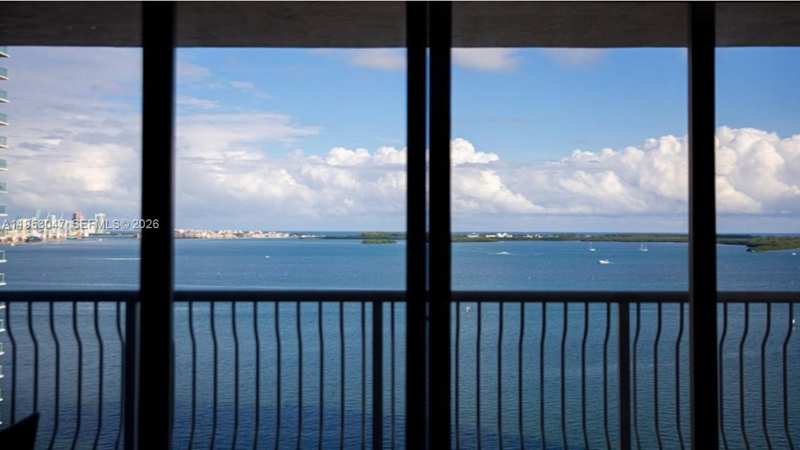 1200 Brickell Bay Dr # 1901, Miami FL 33131