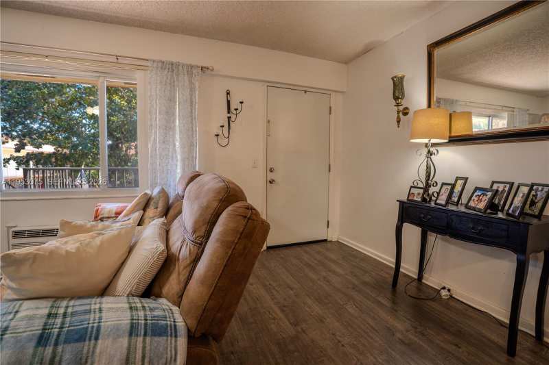 251 SW 134th Way # 302M, Pembroke Pines FL 33027