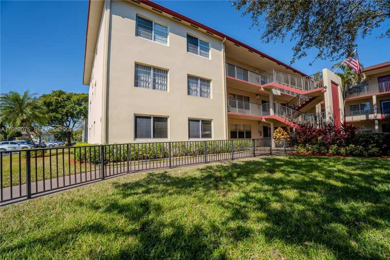 251 SW 134th Way # 302M, Pembroke Pines FL 33027