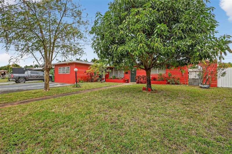 6861 SW 1st Ct, Pembroke Pines FL 33023