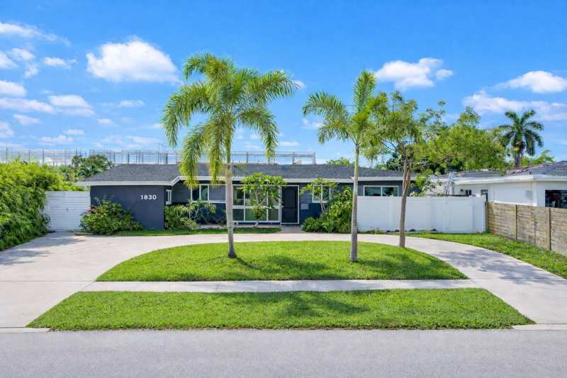 1830 SW 23rd Avenue, Fort Lauderdale FL 33312