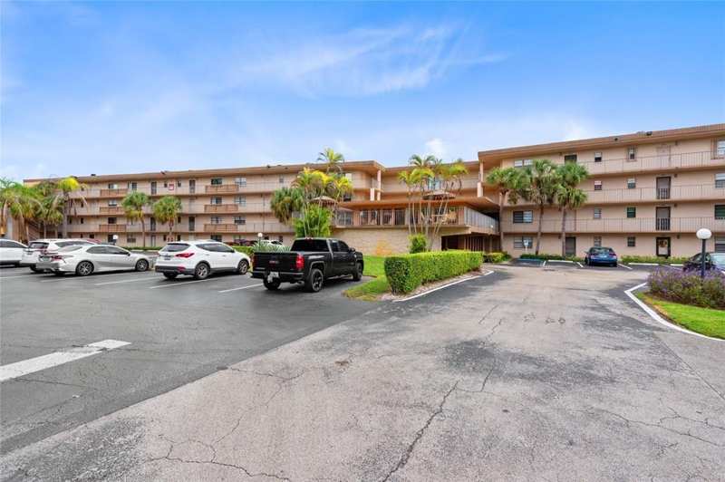 9300 SW 8th Street # 422, Boca Raton FL 33428