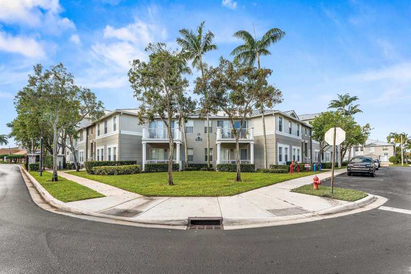 1012 Shoma Drive, Royal Palm Beach FL 33414