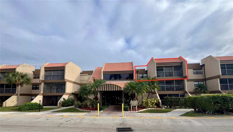 240 Lakeview Dr # 308, Weston FL 33326