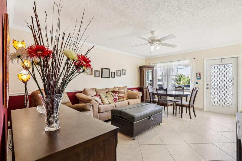 104 Oakridge # H, Deerfield Beach FL 33442