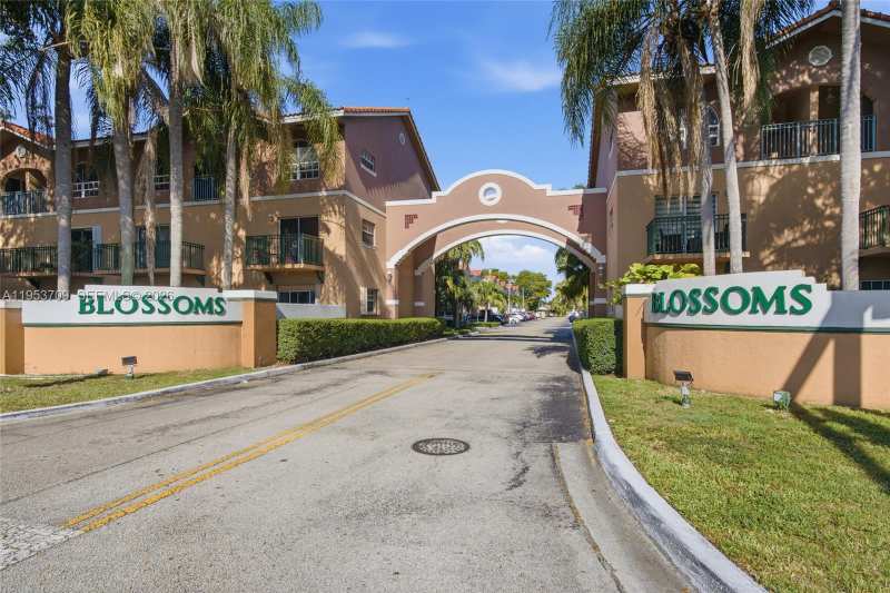 10026 Hammocks Blvd # 6, Miami FL 33196
